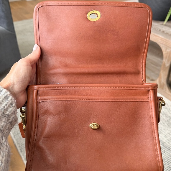 Authentic Vintage Coach Court Bag 9870 – British Tan Glove-Tanned Leather – 1997 - Picture 9 of 10
